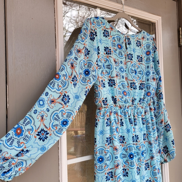 Red Camel Long Sleeve Cold Shoulder Dress - Size Medium (GUC) - Picture 6 of 9